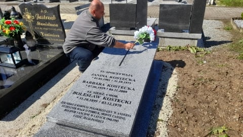 Żarów: Uratowali mogiłę bohaterskiego żołnierza Bolesława Kosteckiego - 1