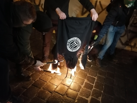 "Polscy żołnierze na granicy muszą czuć, że nie są sami" - na Rynku odbył się wiec wsparcia dla armii - 0