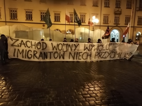 "Polscy żołnierze na granicy muszą czuć, że nie są sami" - na Rynku odbył się wiec wsparcia dla armii - 2