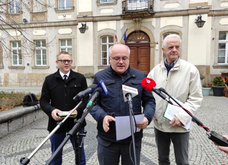 Senator zarzuca prezydentowi kłamstwo. Chodzi o podwyżki  - fot. Piotr Słowiński