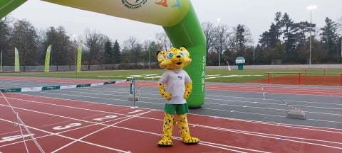 Studenci sportowej uczelni z Wrocławia mogą już ćwiczyć na odnowionym stadionie - 0