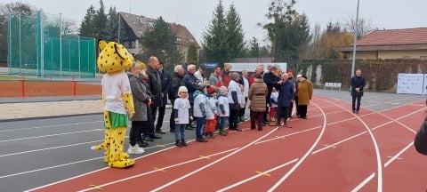 Studenci sportowej uczelni z Wrocławia mogą już ćwiczyć na odnowionym stadionie - 3