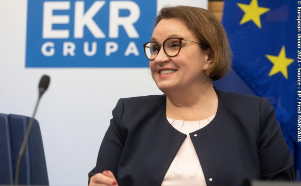 Anna Zalewska: Angela Merkel działa poza Unią Europejską. (...) Ona tę jedność zrywa - fot. mat. prasowe