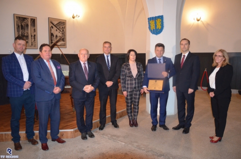 Michał Dworczyk Honorowym Obywatelem Kamieńca Ząbkowickiego - fot. tvregion.pl