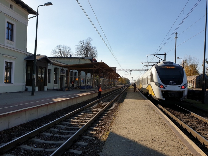 Podróżni w Kątach Wrocławskich nadal bez dachu nad głową - fot: Aleksander Ogrodnik