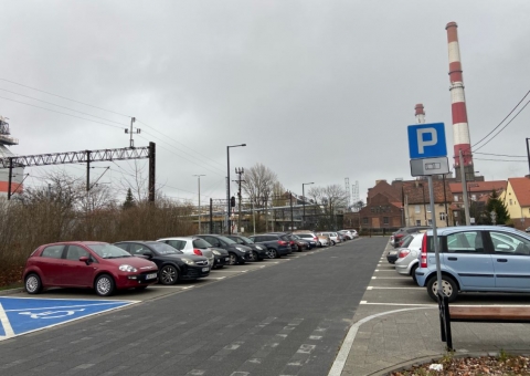 Zamiast 50 minut w korkach - 12 minut w pociągu. Siechnice inwestują w węzły przesiadkowe - 0