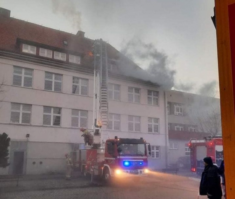 Pożar w szkole podstawowej w Międzyborzu [ZDJĘCIA] - fot. OSP Miedzybórz