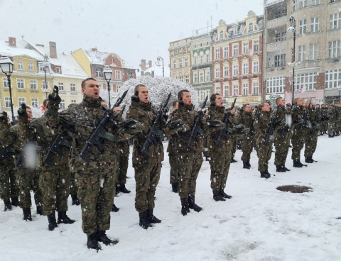 Żołnierze 16. Dolnośląskiej Brygady Obrony Terytorialnej złożyli przysięgę wojskową - 0