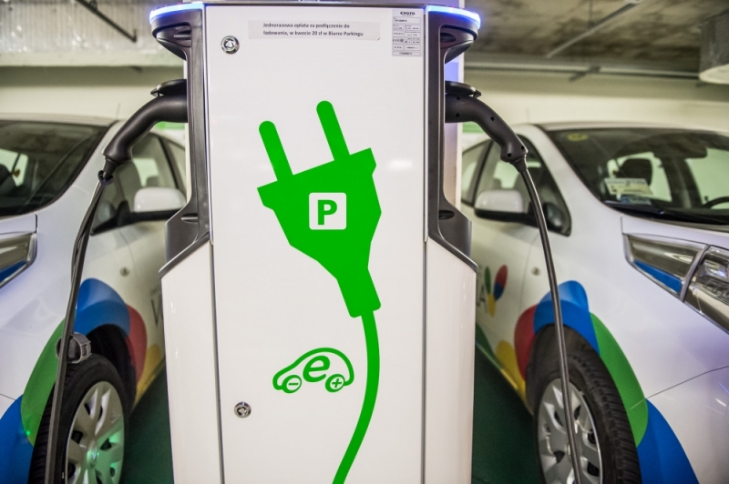 Wrocław inwestuje w infrastrukturę dla samochodów elektrycznych - fot. archiwum Radia Wrocław