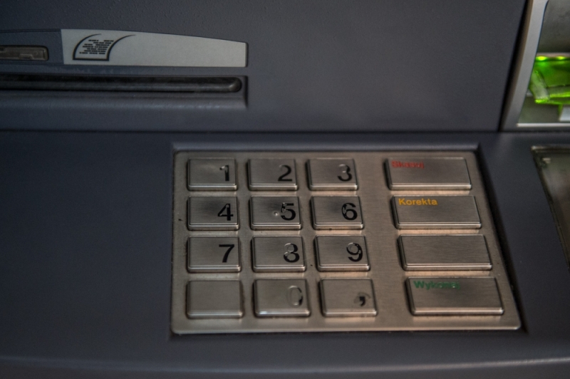 Policja szuka przestępców, którzy obrabowali bankomat w Polkowicach - fot. archiwum radiowroclaw.pl