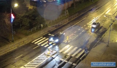 Policja w Lubinie przestrzega kierowców i publikuje film z potrącenia na pasach