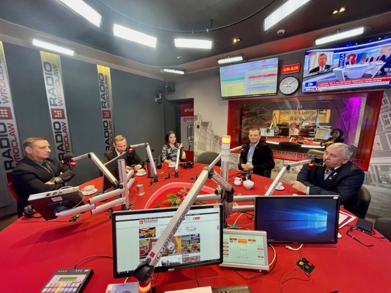Debata polityczna: Stan wojenny jak pandemia koronawirusa? Gorąca dyskusja w studiu - fot. RW