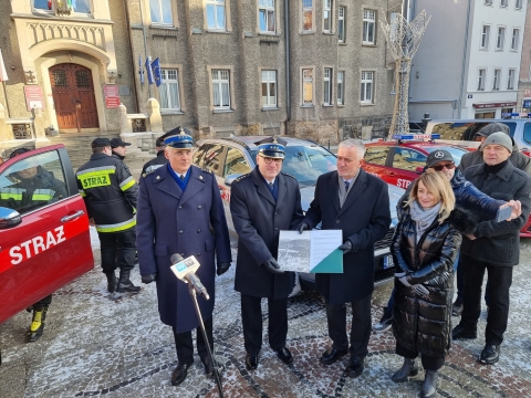Wałbrzych: Nowe samochody dla straży pożarnej kupione w ramach budżetu obywatelskiego - 5