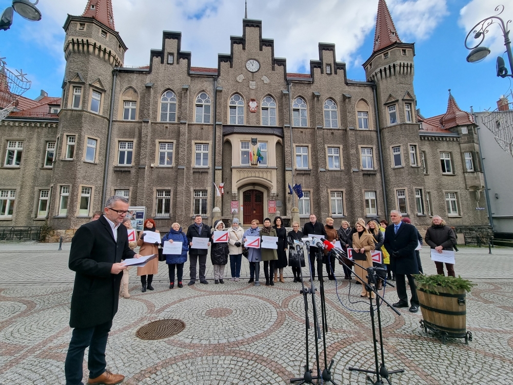 W Wałbrzychu protestują przeciwko "lex Czarnek" - fot. Bartosz Szarafin