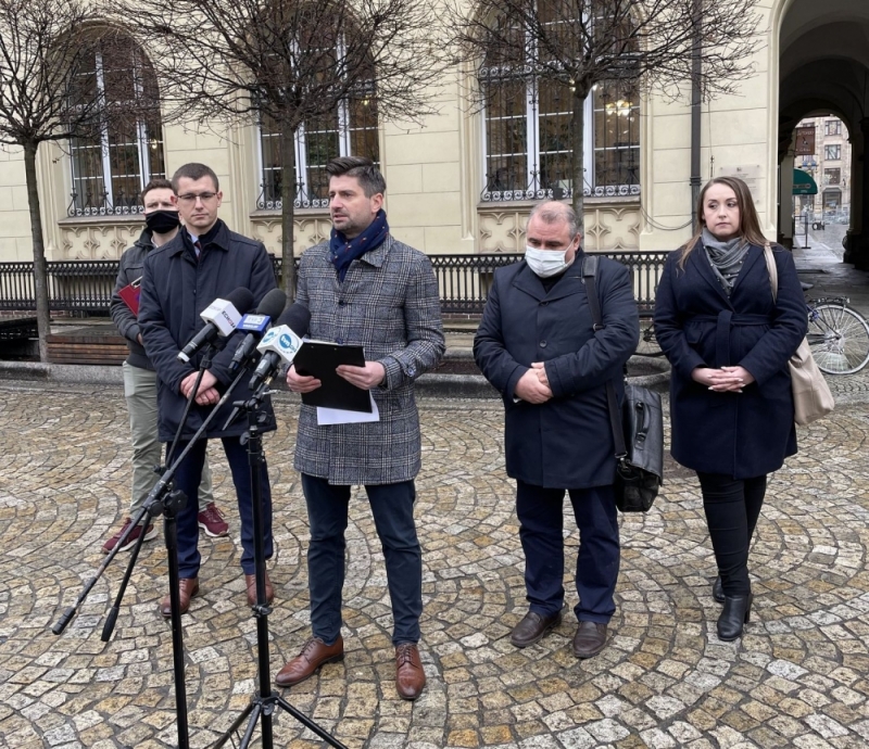 Lewica chce obowiązkowych szczepień i apeluje o poparcie projektu ustawy - fot. mat. prasowe
