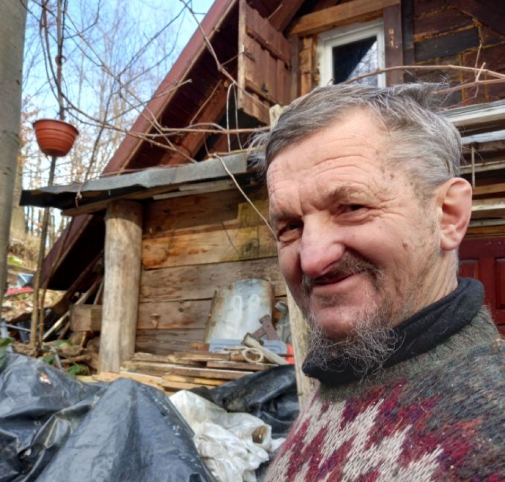 Rodzina ze Złotego Stoku sfinansowała remont chatki pustelnika Elizeusza - fot. Barbara Szeligowska