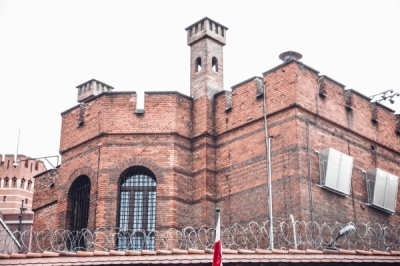 Legnica: Dwa lata więzienia w zawieszeniu dla b. milicjanta za bicie w trakcie śledztwa