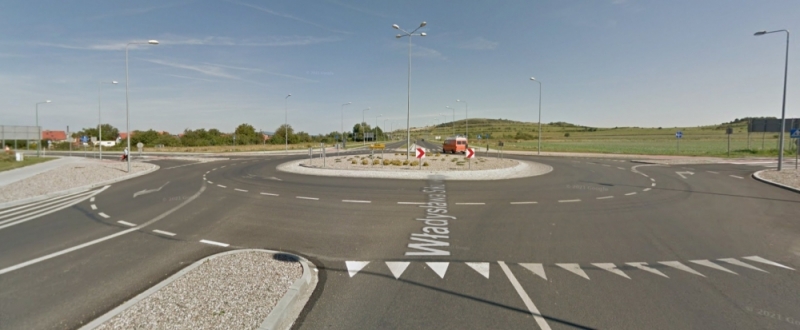 Kłopotliwe rondo na obwodnicy Bielawy zostanie przebudowane - fot. Google Street View
