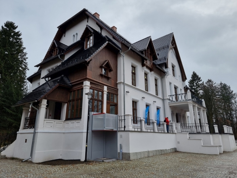 W Głuszycy trwa wielka przeprowadza Urzędu Miejskiego - fot. Bartosz Szarafin