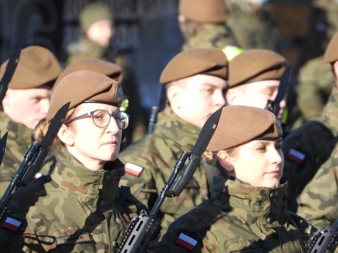 „Przysięgam służyć wiernie Rzeczypospolitej Polskiej, bronić jej niepodległości i granic” - 1