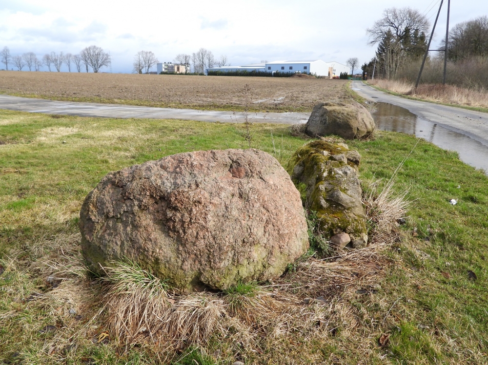 Skradzione kamienie wykreślone z listy pomników przyrody i... nagły zwrot akcji - fot. Piotr Słowiński
