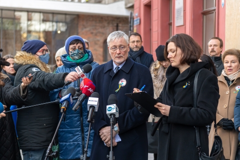 Prezydent Wrocławia i konsulowie wyrazili solidarność z Ukrainą - 2