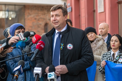 Prezydent Wrocławia i konsulowie wyrazili solidarność z Ukrainą - 0