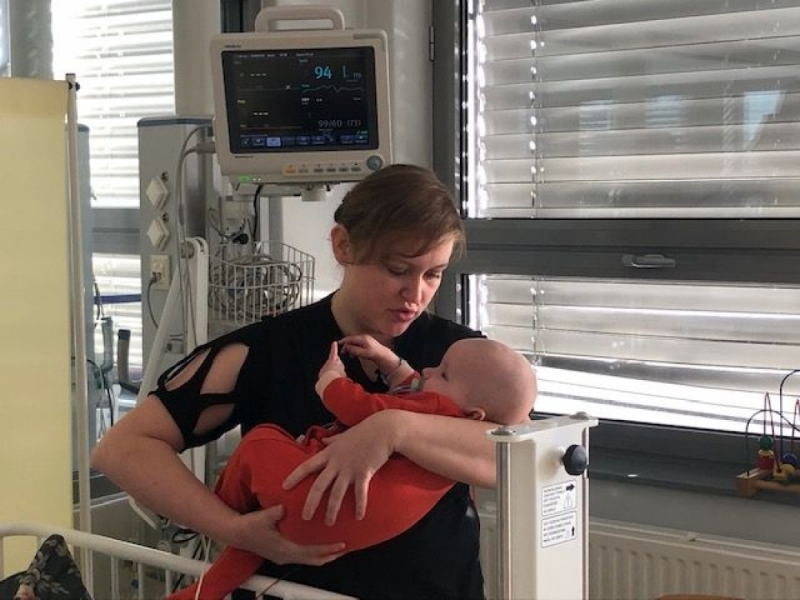 Skomplikowana operacja sześciomiesięcznego chłopczyka otwiera drogę do wyzdrowienia - Fot: Elżbieta Osowicz
