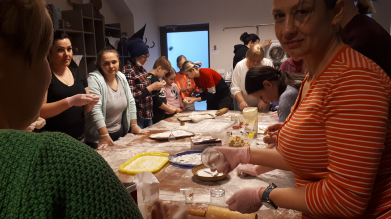 Charytatywne pierogi na zakup apteczek dla ukraińskich żołnierzy - Fot: Justyna Kościelna