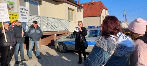 Czernica przyłącza się do protestów przeciw Kolei Dużych Prędkości [ZDJĘCIA] - 1