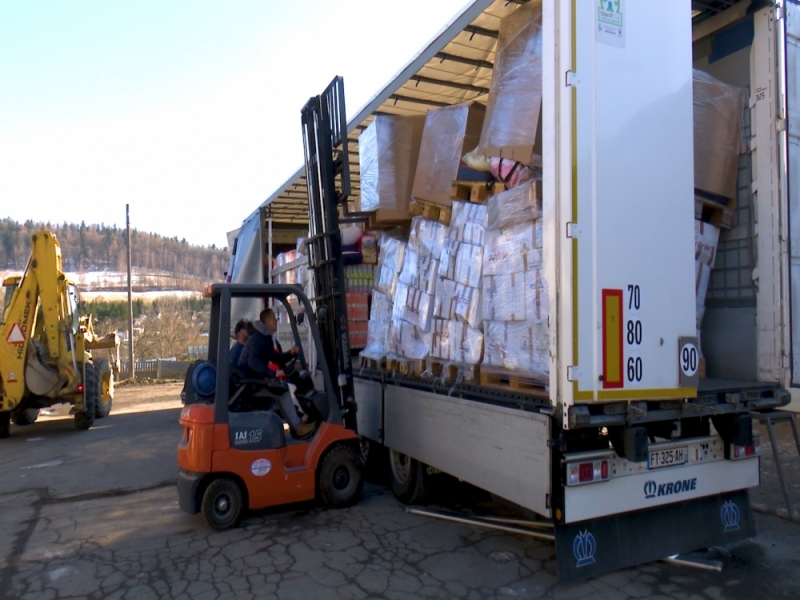 Do Lądka-Zdroju dotarł międzynarodowy transport humanitarny dla Ukrainy - fot. Jarosław Wrona