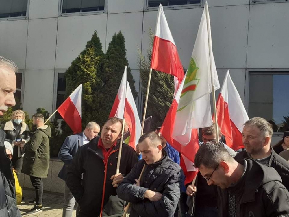 Rolnicy protestowali przed siedzibą Krajowego Ośrodka Wsparcia Rolnictwa - fot. Elżbieta Osowicz