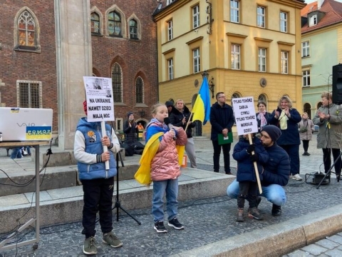 Tylko tchórze strzelają do dzieci  - 1