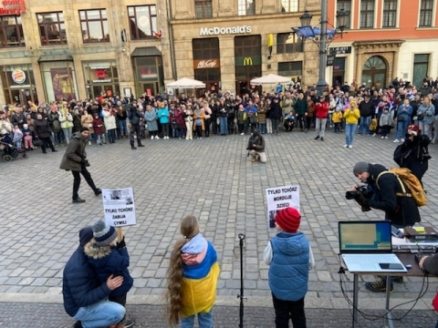Tylko tchórze strzelają do dzieci  - 4