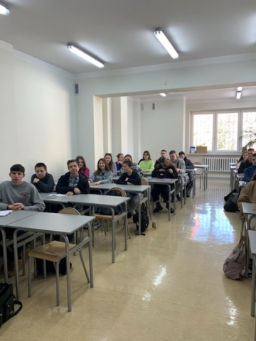 Legnica: Młodzi Ukraińcy chcą się uczyć. Tłumy chętnych do legnickich szkół