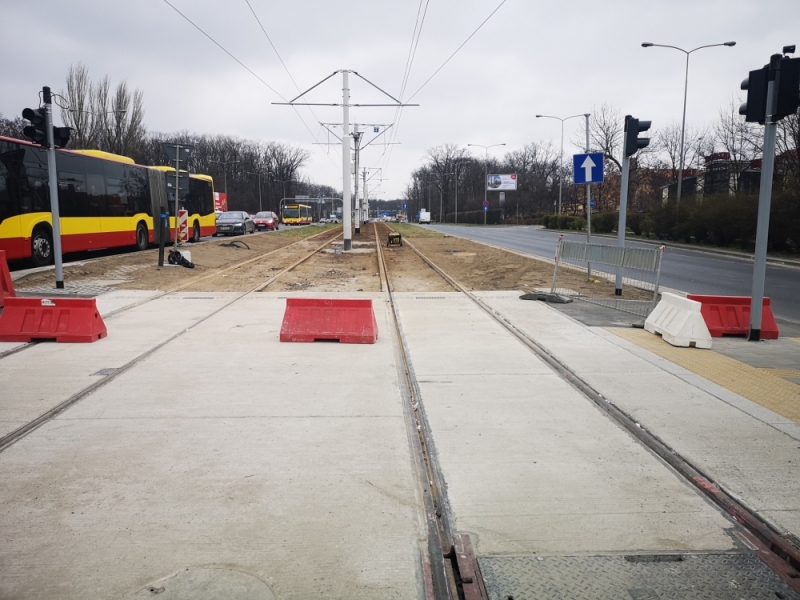 Zachód Wrocławia bez tramwajów, mieszkańcy w kilometrowych korkach - fot. mat. prasowe