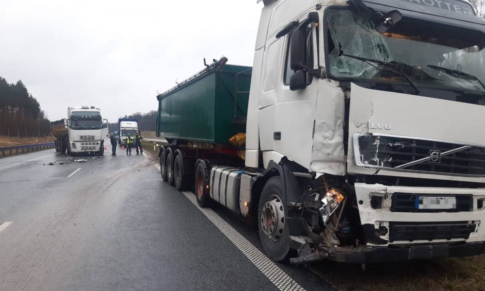 S3 zablokowana po kolizji ciężarówek [AKTUALIZACJA] - fot. 112 Polkowice