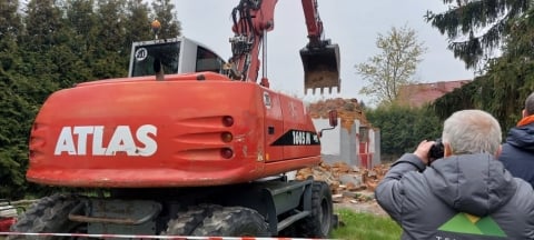 Runął pomnik poświęcony Armii Czerwonej w Garncarsku w gminie Sobótka - 9