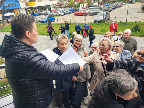 Chcą wywieźć na taczce prezesa Legnickiej Spółdzielni Mieszkaniowej - 2