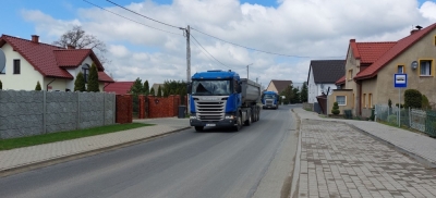 Od świtu do zmroku. Setki ciężar&oacute;wek przejeżdżają pod oknami mieszkańc&oacute;w Garncarska