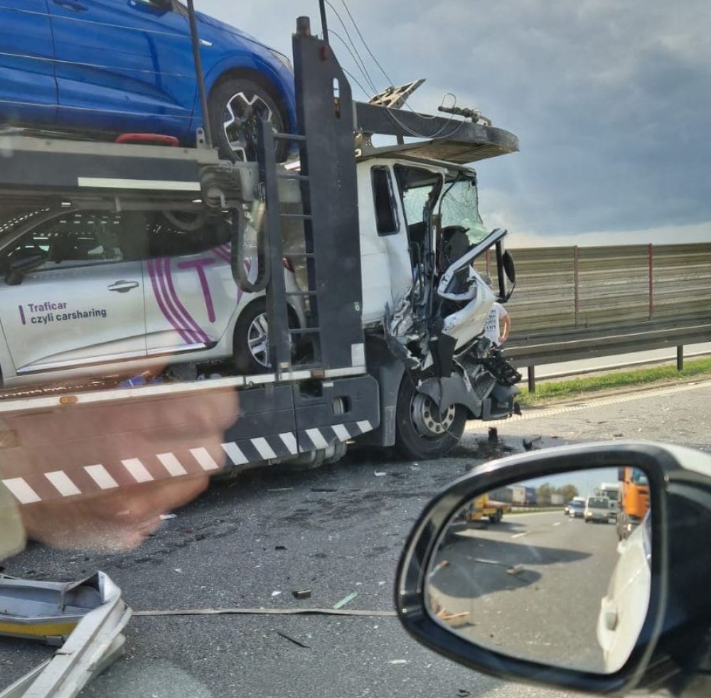 Koniec utrudnień po wypadku na A4 [ZDJĘCIA] -  Fot. Łukasz Bednarz