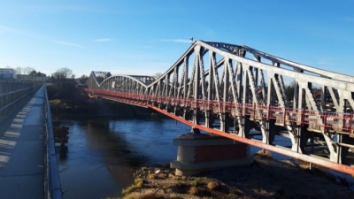 Remont trwał prawie rok. Zabytkowy most w Ścinawie jest już przejezdny