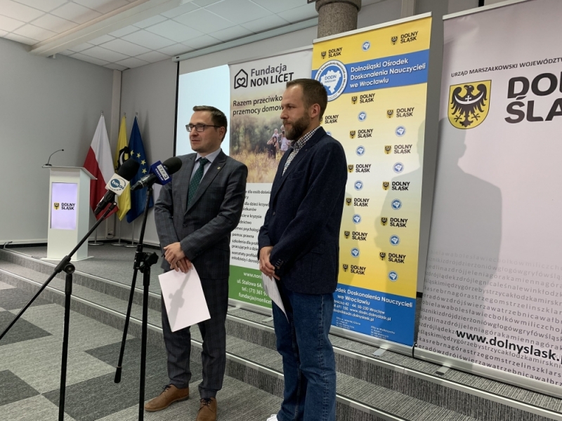 Stop przemocy domowej - powstaną 4 punkty pomocy dla dzieci - fot. Piotr Osowicz