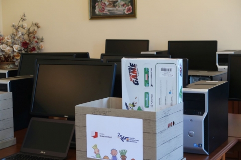 Wyjątkowy prezent z okazji Dnia Dziecka - LSSE przekazała komputery dzieciom z ośrodka w Szklarach - 0