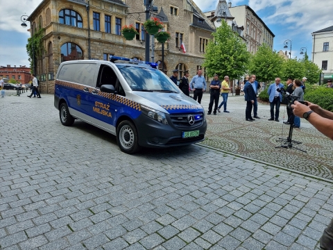 Wałbrzych stawia na elektryki - Straż Miejska z nowym, ekologicznym pojazdem - 3