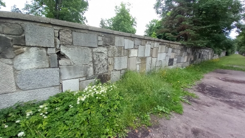 Mur z nagrobków. Historyczny depozyt dla przyszłych pokoleń, czy wstydliwa historia miasta? - 5