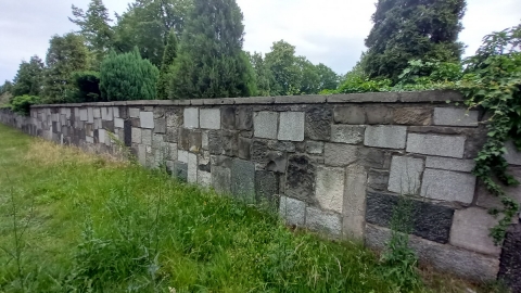 Mur z nagrobków. Historyczny depozyt dla przyszłych pokoleń, czy wstydliwa historia miasta? - 7