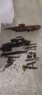 Domowy arsenał w piwnicy jednego z bloków w Głogowie - 3