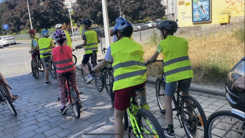 Zamiast szkolnego boiska - prawdziwa ulica, czyli karta rowerowa...po holendersku - fot. Justyna Kościelna 