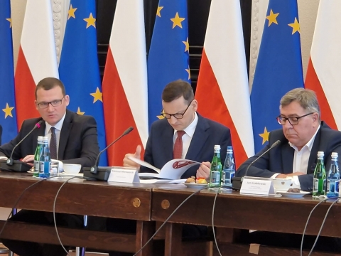 "Biała księga" już w rękach premiera - to efekt Okrągłego Stołu we Wrocławiu - 2